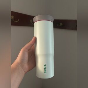 Owala 24oz White Travel Mug
